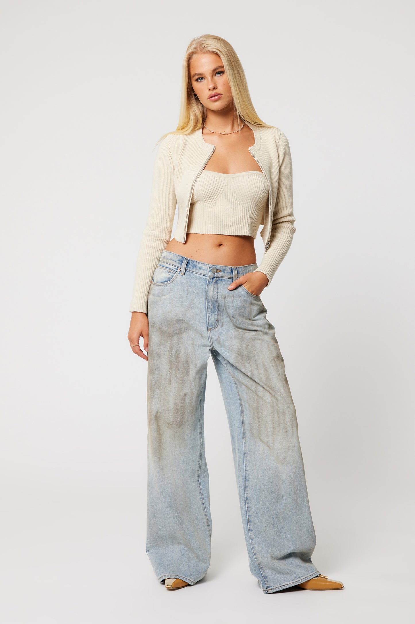 Abrand Jeans Nicky Zip Through Knit in BONE