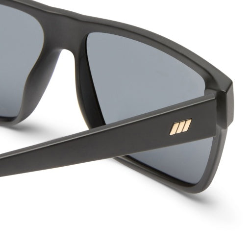 Le Specs DARK MAGIC BLACK in SMOKE MONO POLARIZED