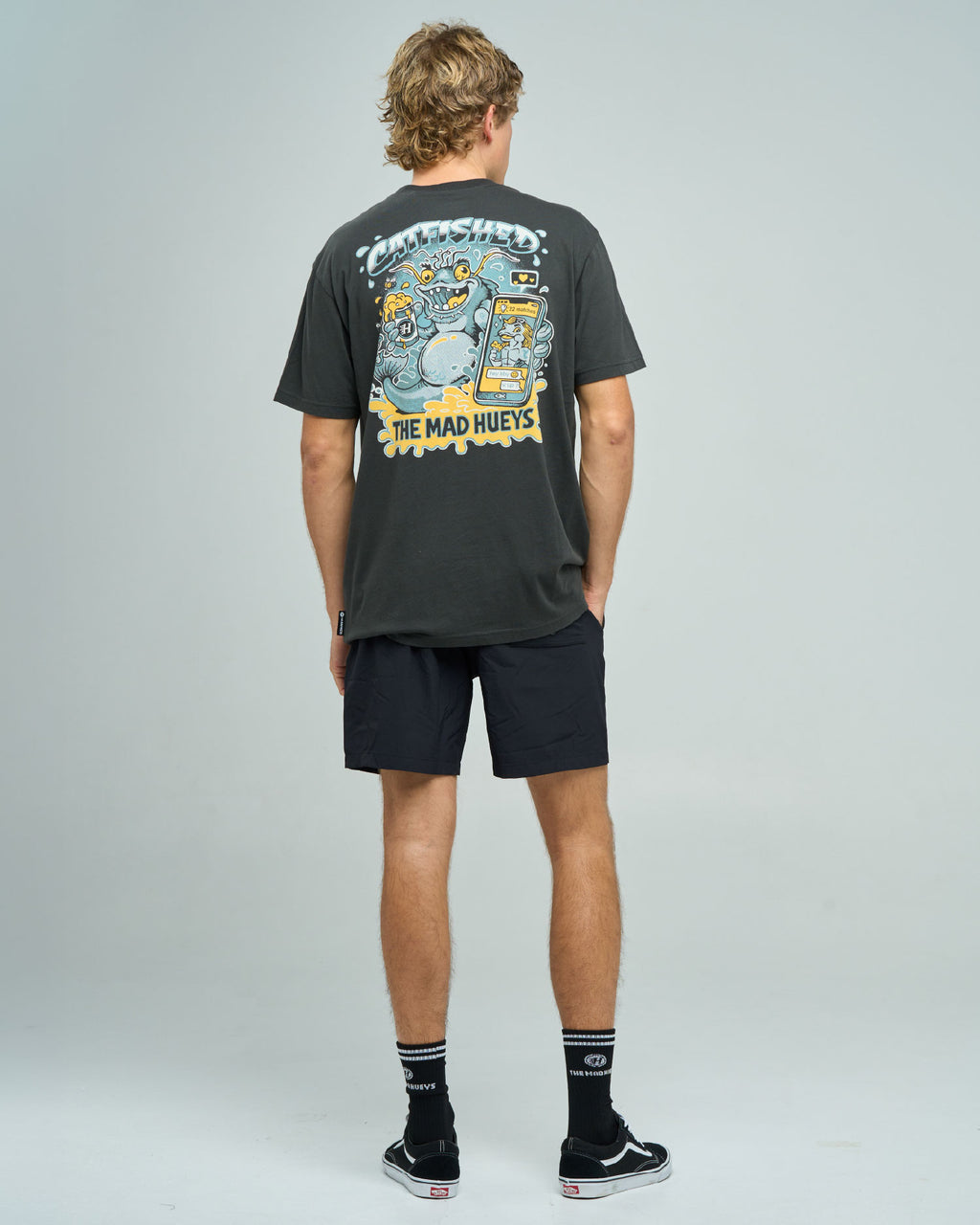 The Mad Hueys CAT FISHED | SS TEE in VINTAGE BLACK