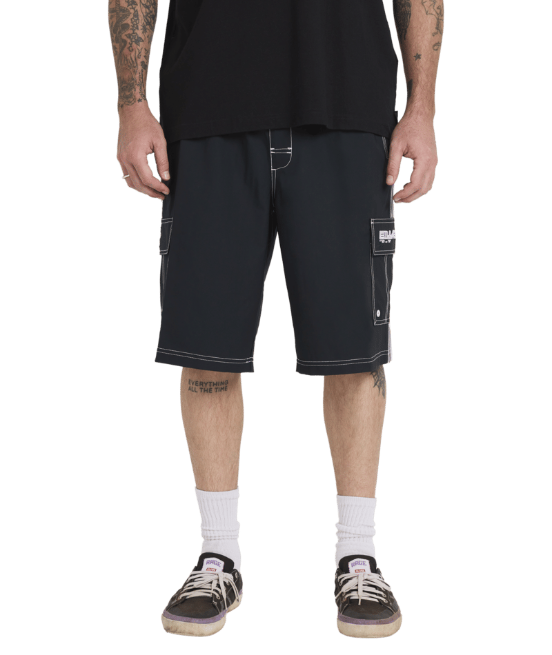 Billabong Throw On in BLACK