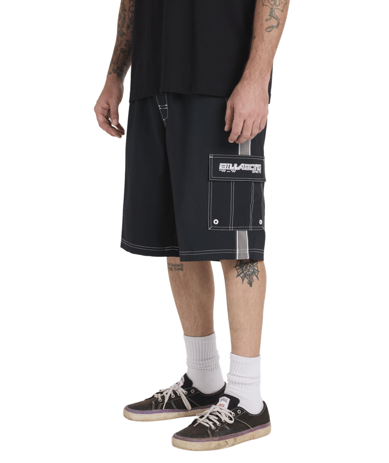 Billabong Throw On in BLACK