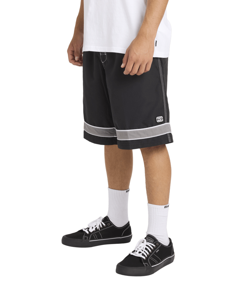 Billabong Throw Ons 2.0 in BLACK