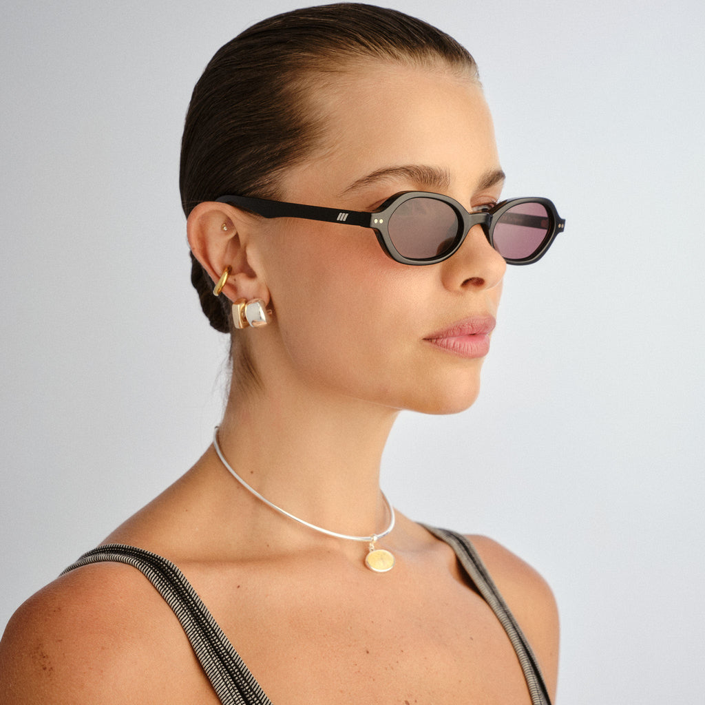Le Specs FOUNDRY + BLACK in SMOKEY BROWN MONO