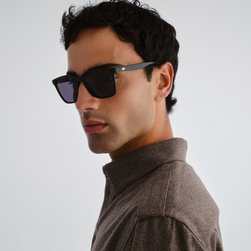 Le Specs FAIR GAME MATTE BLACK in SMOKE  MONO