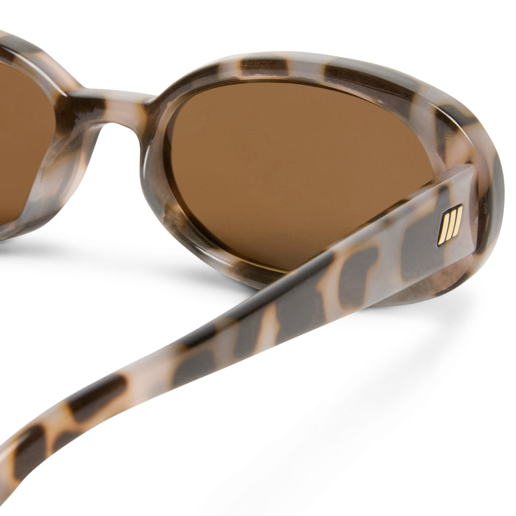 Le Specs OUTTA LOVE COOKIE TORT in SMOKEY BROWN MONO