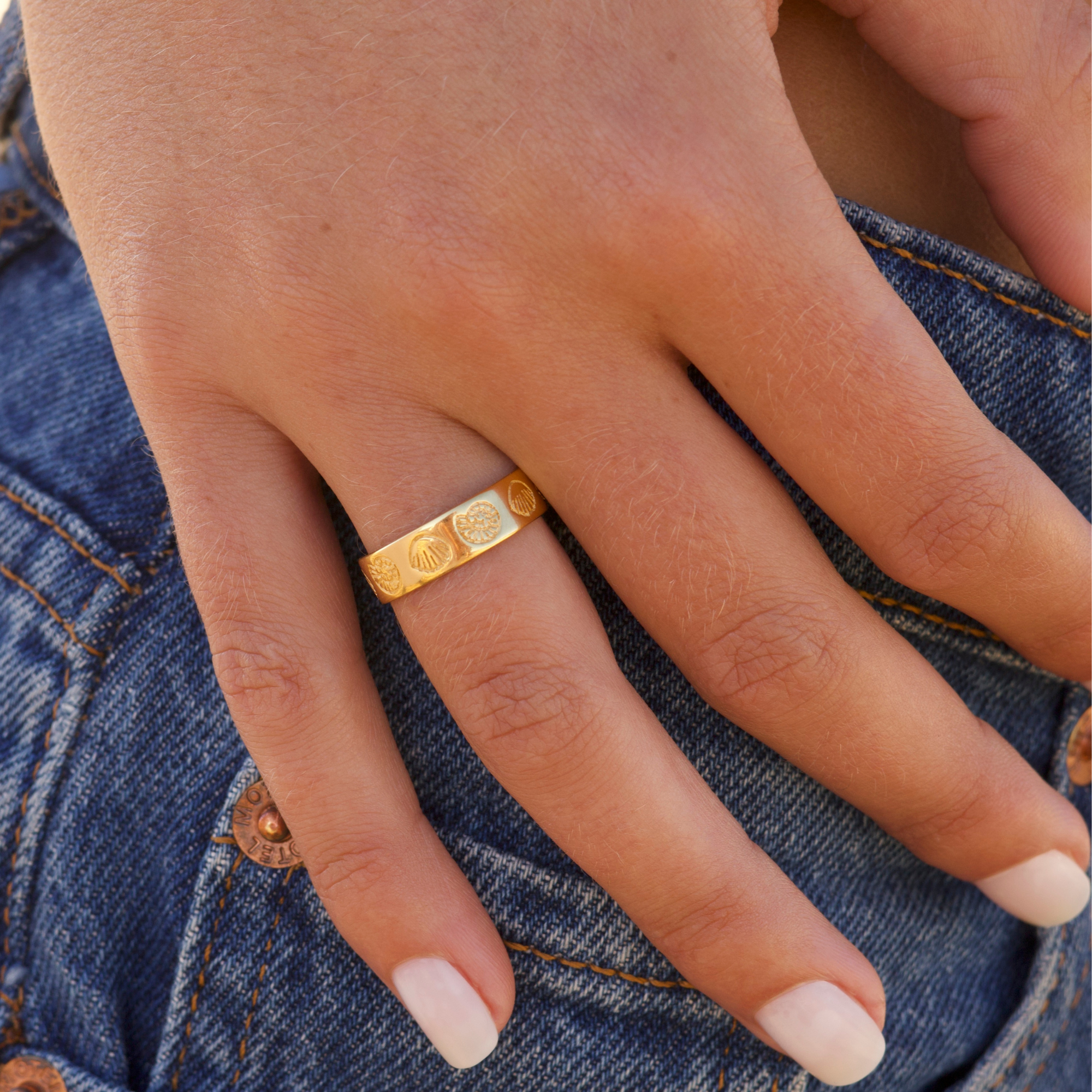 MiKi Jewellery Coral Cove Gold Ring in Single