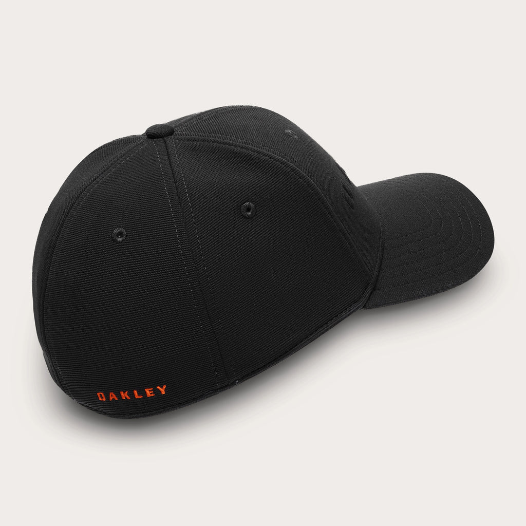 Oakley BARK EMBOSSED HAT in Pitch Black/Flame Red