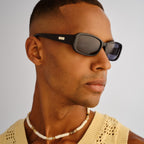 Le Specs GIGGLEMUG BLACK in SMOKE MONO POLARIZED