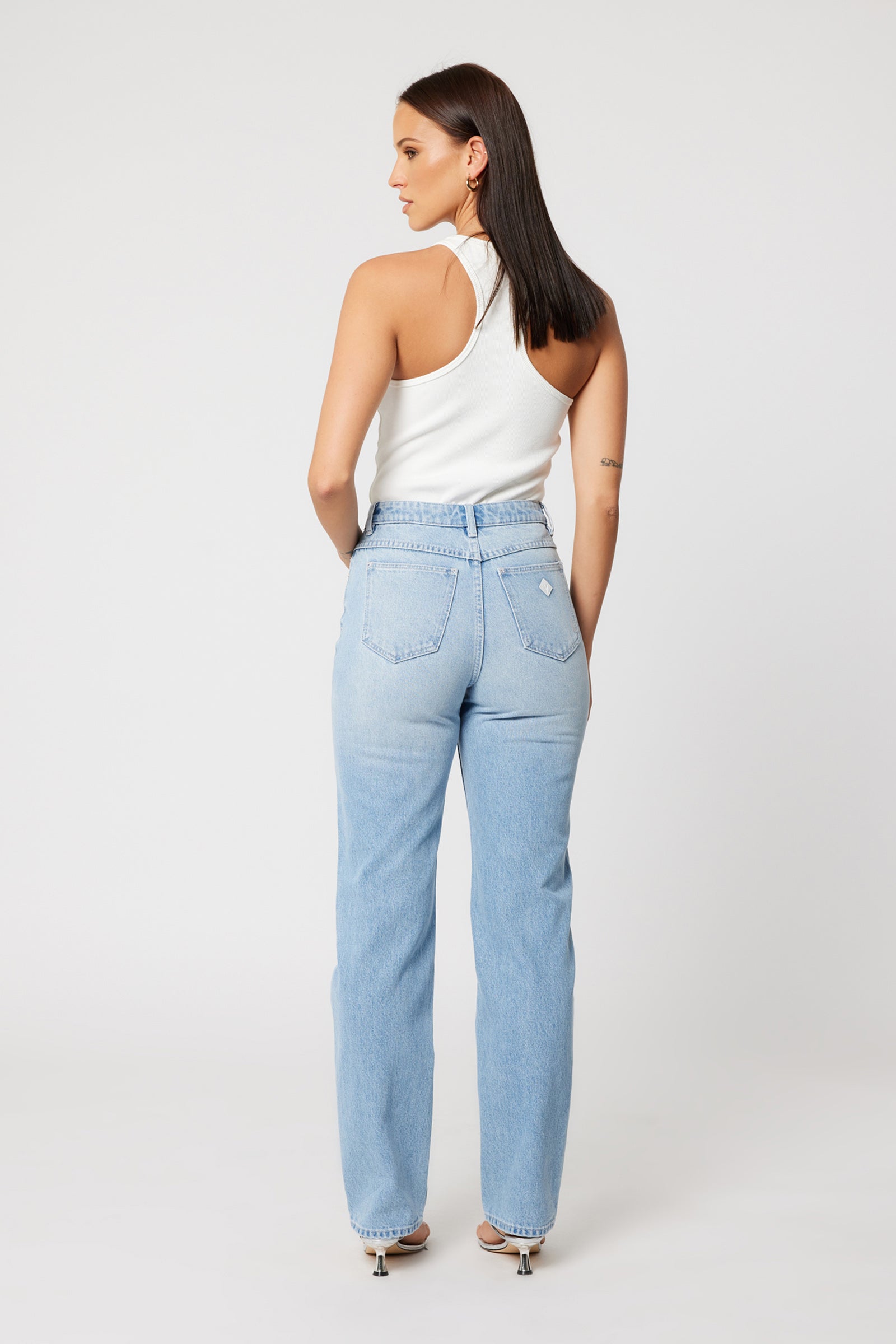 Abrand Jeans 94 Straight Gia in LIGHT VINTAGE BLUE