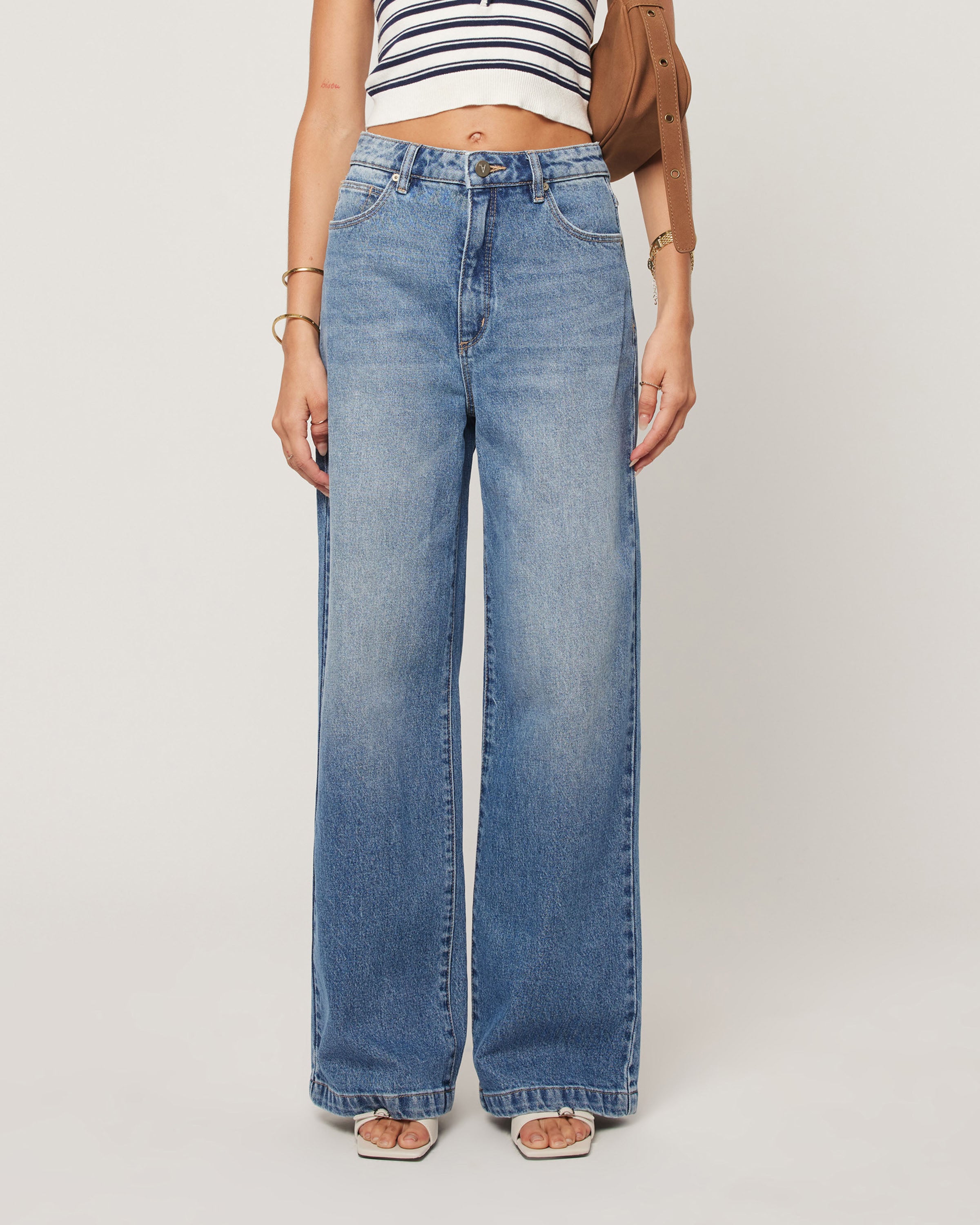 Abrand Jeans 94 Wide Paloma in PALOMA