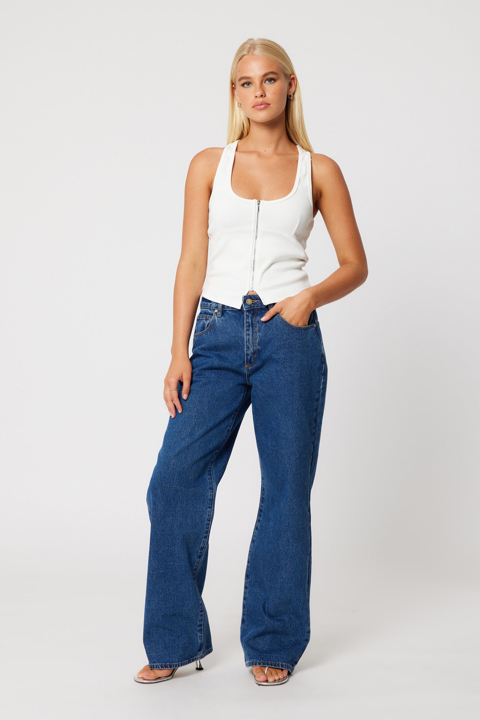 Abrand Jeans 95 Baggy Bella in MID BLUE