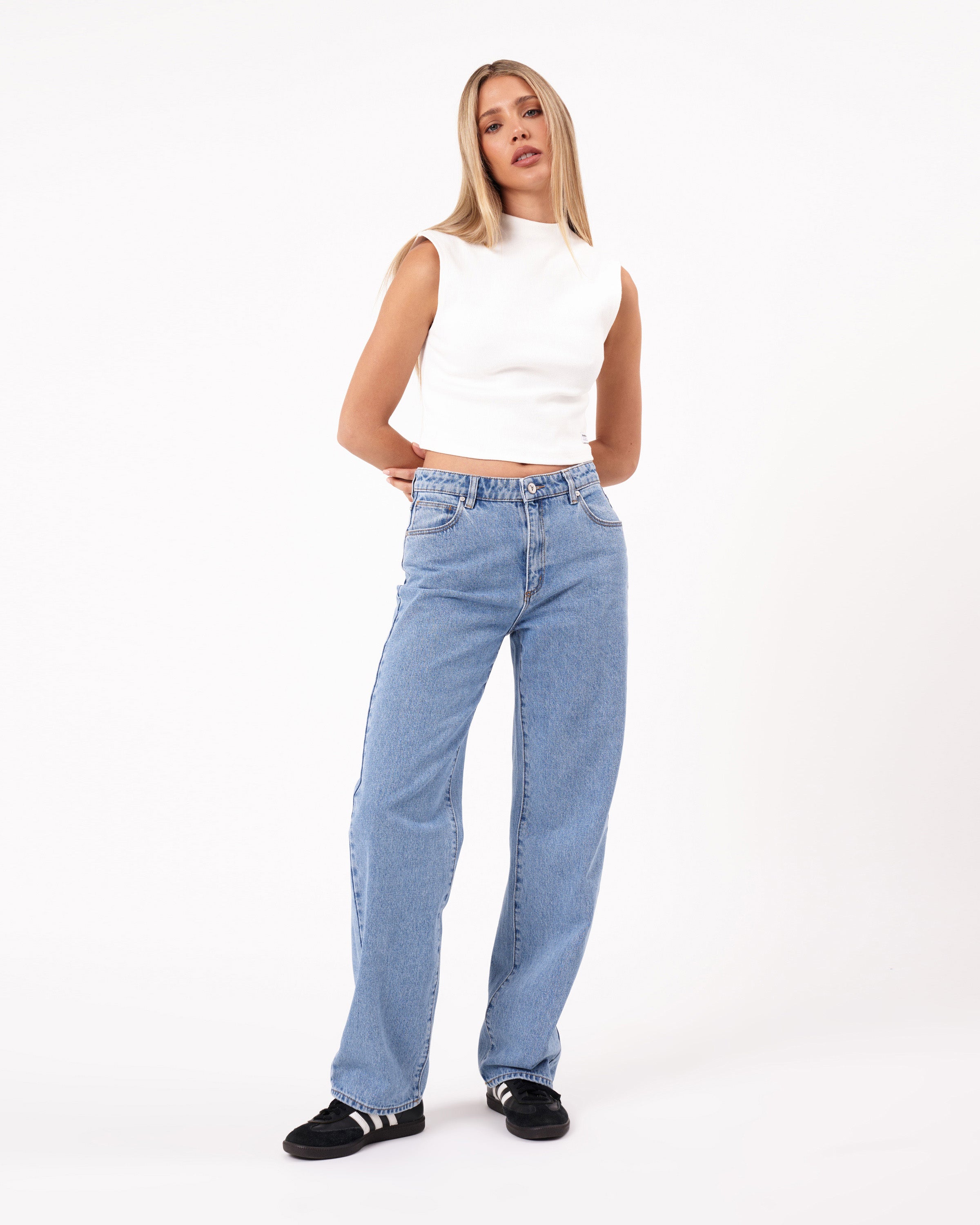 Abrand Jeans 95 Baggy Gigi in MID BLUE