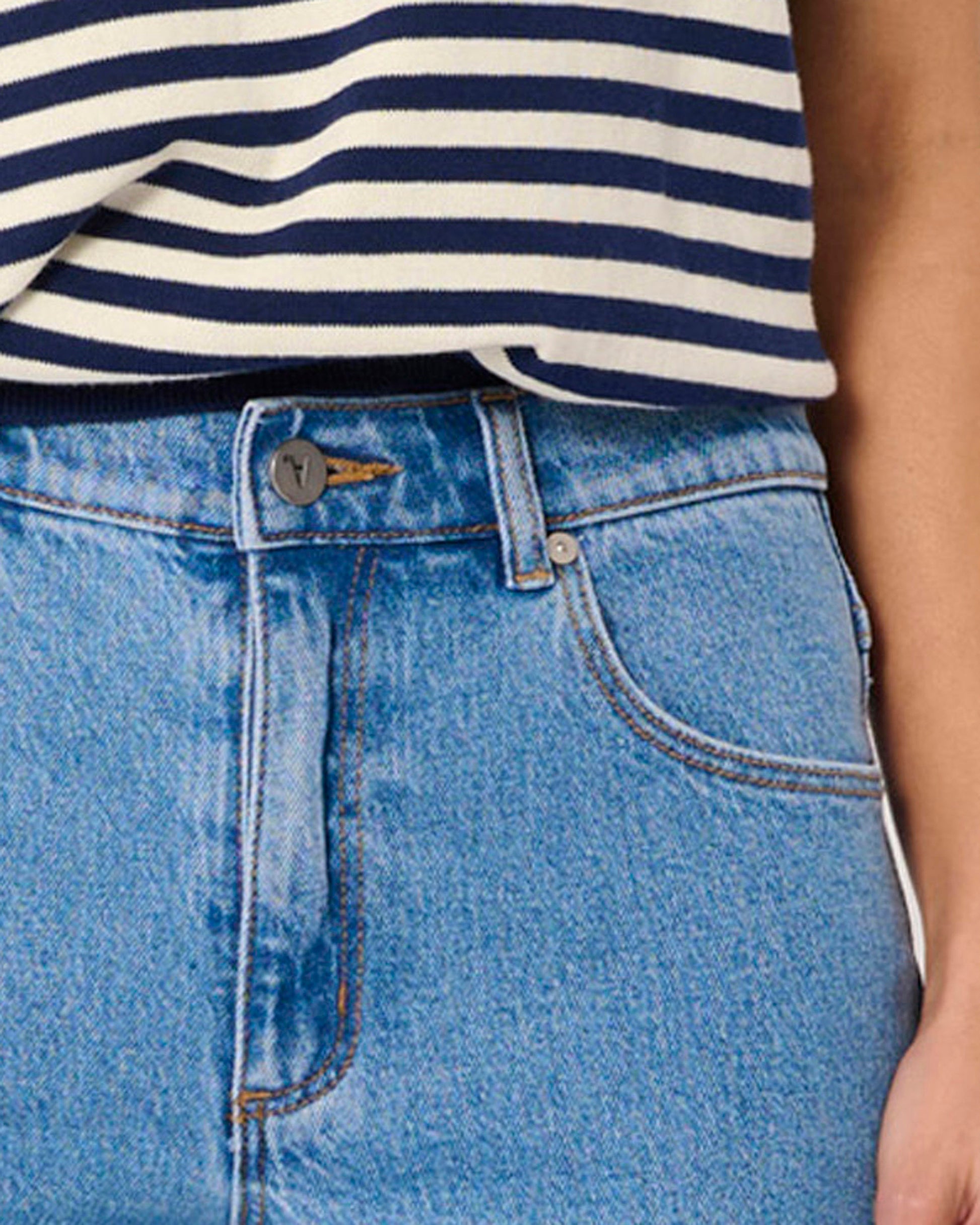 Abrand Jeans 95 Straight Debbie in DEBBIE