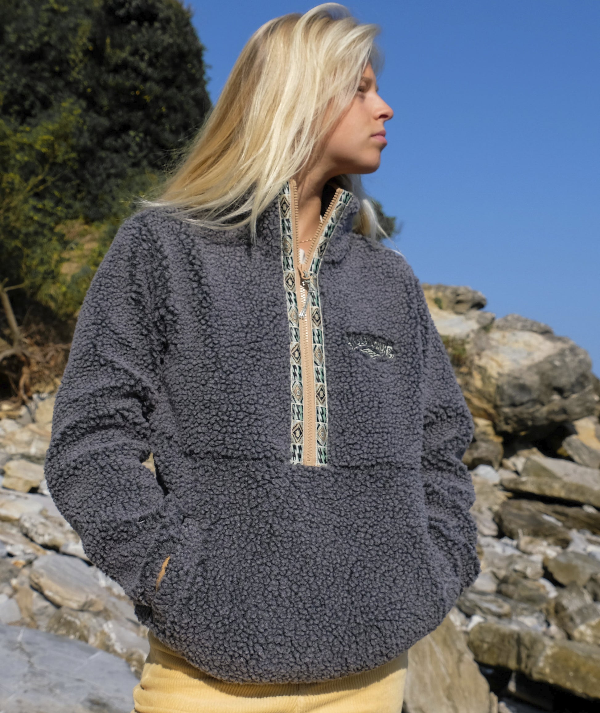 Billabong Horizon Mock Neck in CHARCOAL