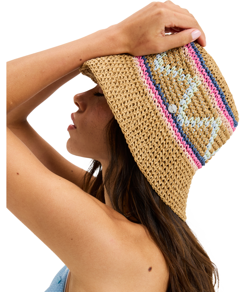 Roxy Geonimo in NATURAL