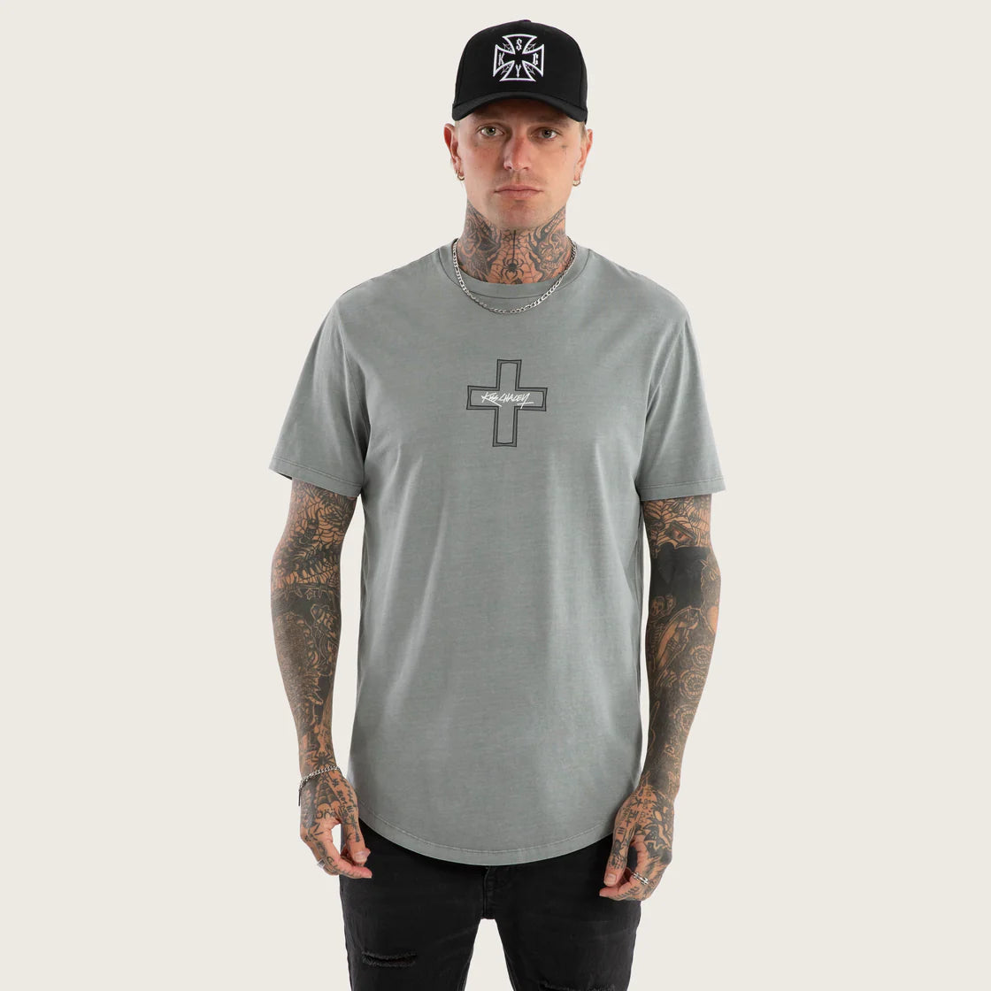 Kiss Chacey Hollow Dual Curved Tee