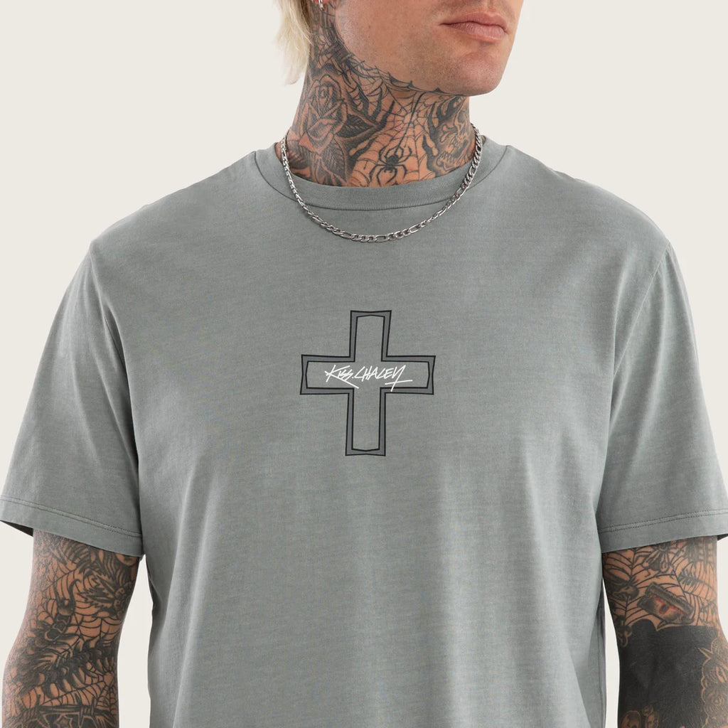 Kiss Chacey Hollow Dual Curved Tee