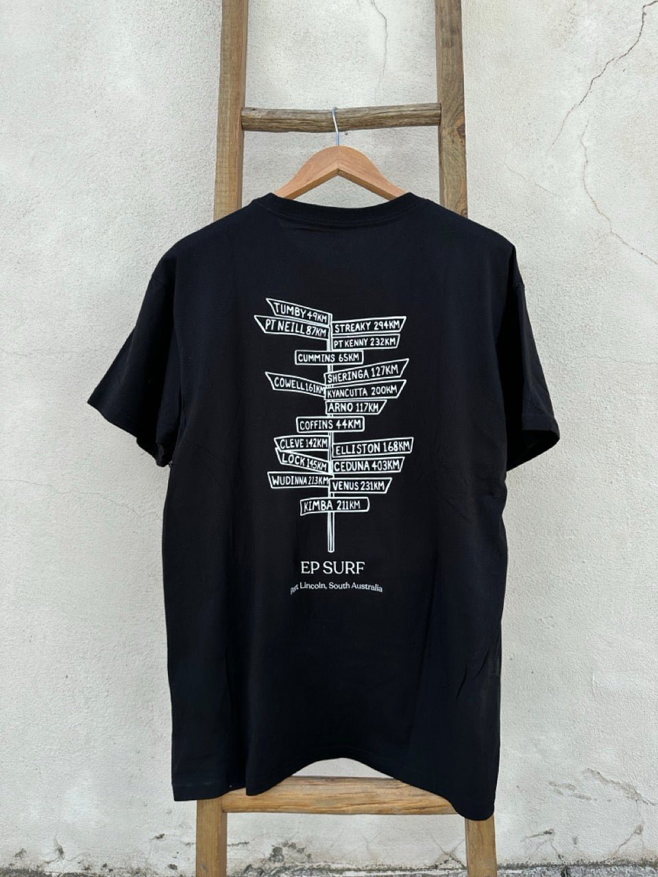 ep tee black/white