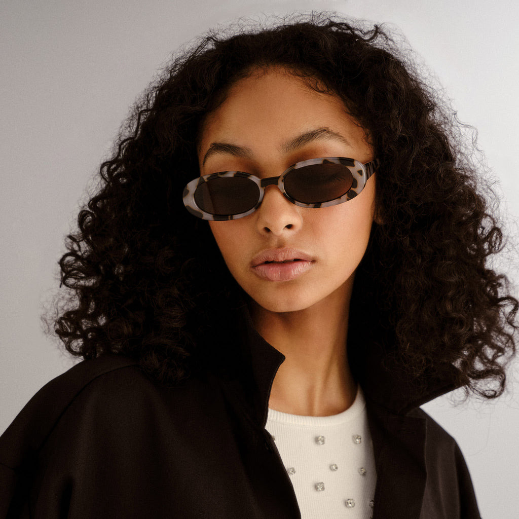 Le Specs OUTTA LOVE COOKIE TORT in SMOKEY BROWN MONO