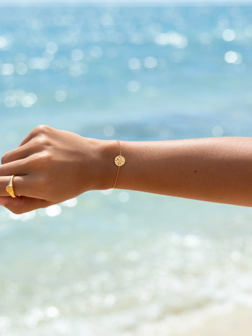 Malakai The Label Sand Dollar Bracelet in 18k Gold in Default Title