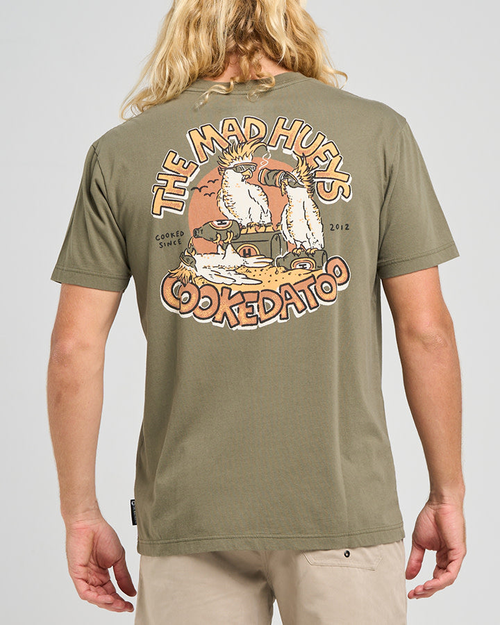 The Mad Hueys Cookedatoo Trio | Ss Tee - Olive in OLIVE