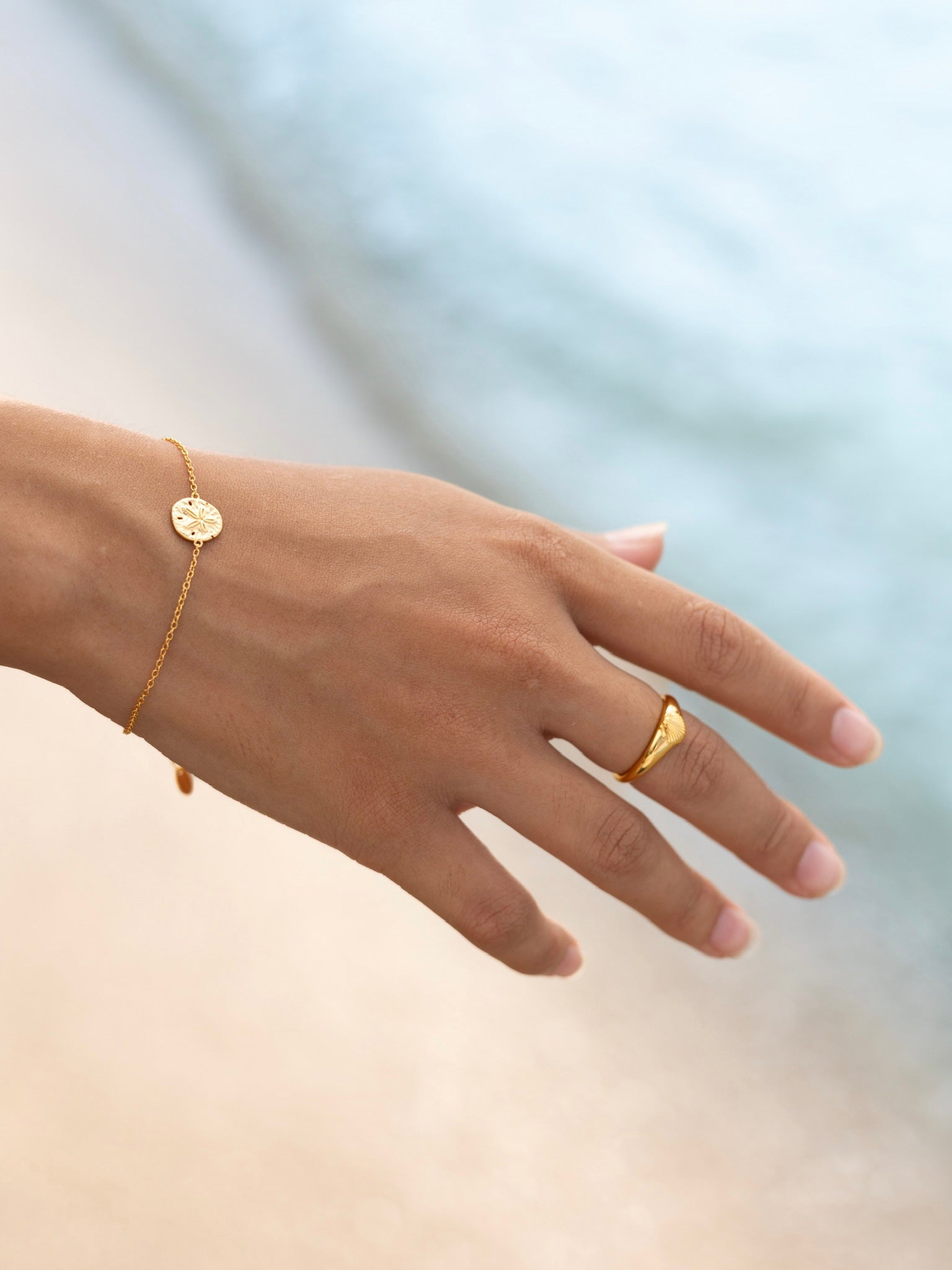 Malakai The Label Sand Dollar Bracelet in 18k Gold in Default Title