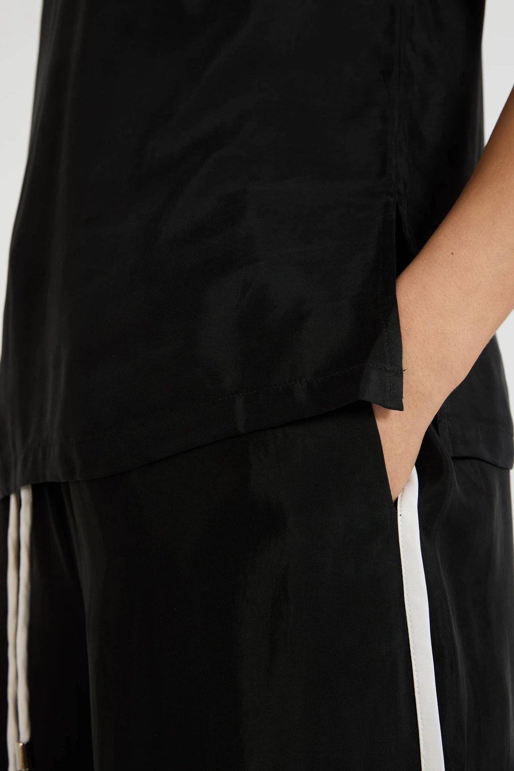 All Fenix Cupro Contrast Pant in Single