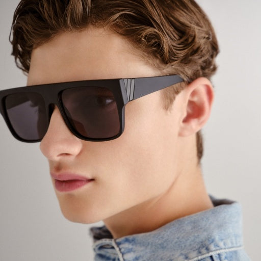 Le Specs BRAVADO MATTE BLACK in SMOKE MONO