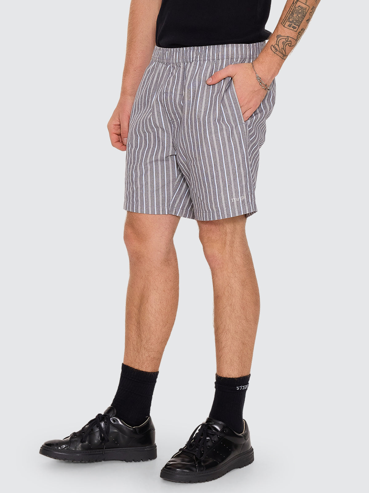 Thrills Co Flowers Of Tomorrow Stripe Volley - Dark Charcoal in Dark Charcoal