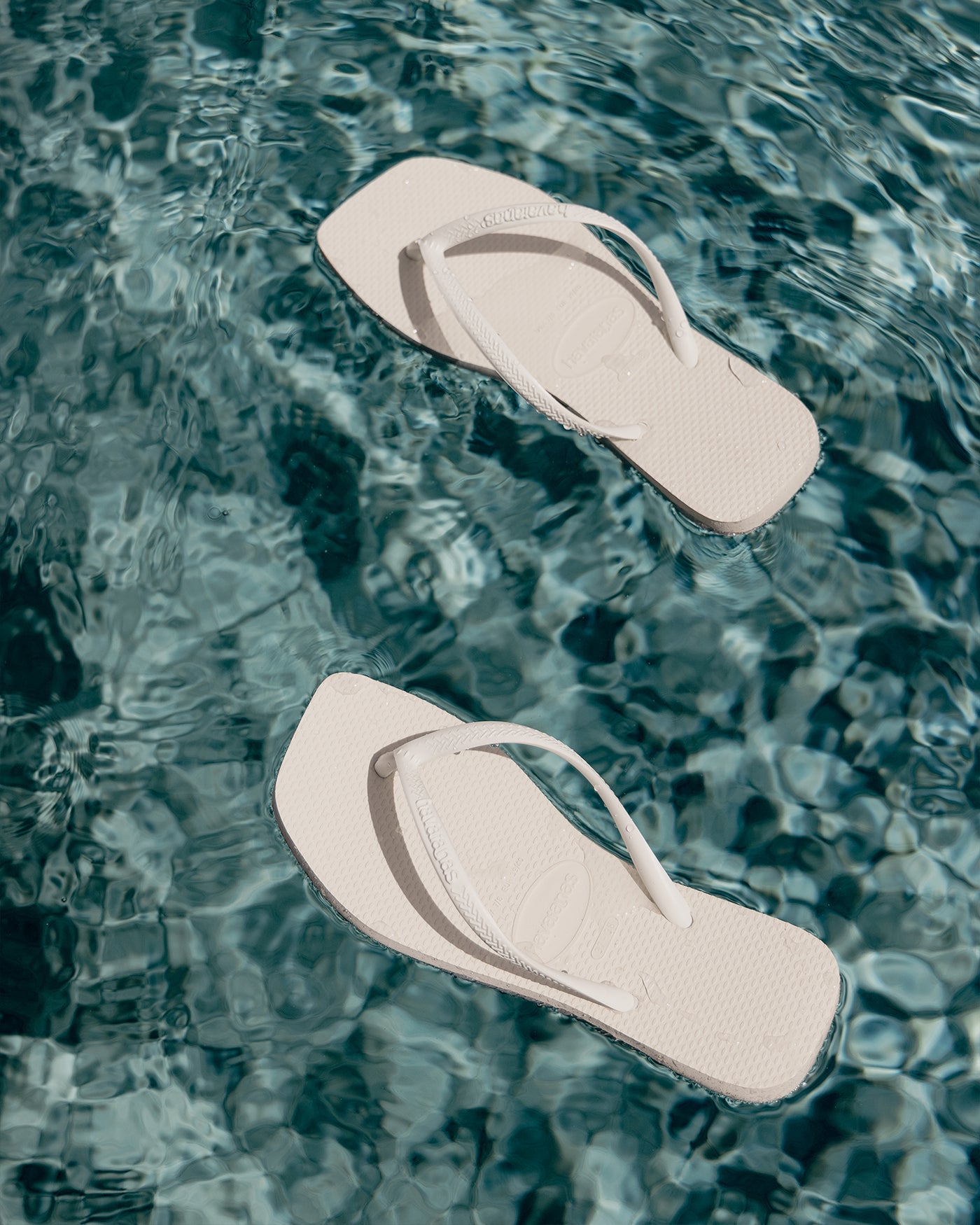 Havaianas Slim Square Solid White in White